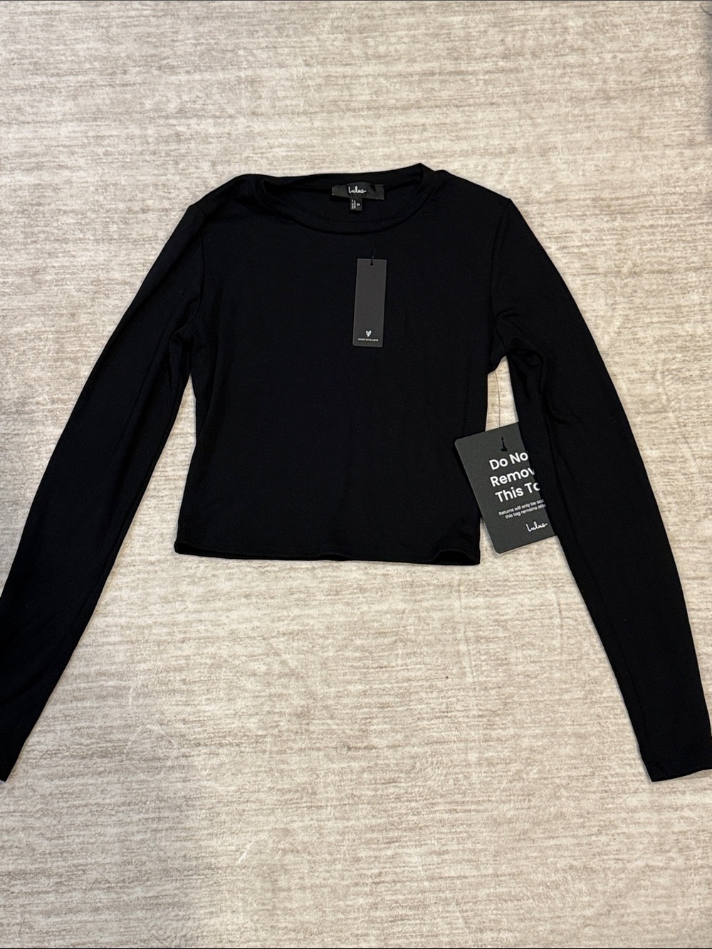 NWT Lulu's Black Long Sleeve Crop Top — Crewneck